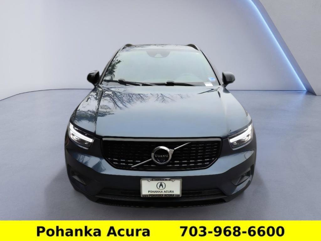 Used 2022 Volvo XC40 T5 R-Design w/ Advanced Package AWD/4WD image 2