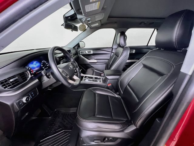 Used 2022 Ford Explorer XLT w/ Equipment Group 202A AWD/4WD image 10