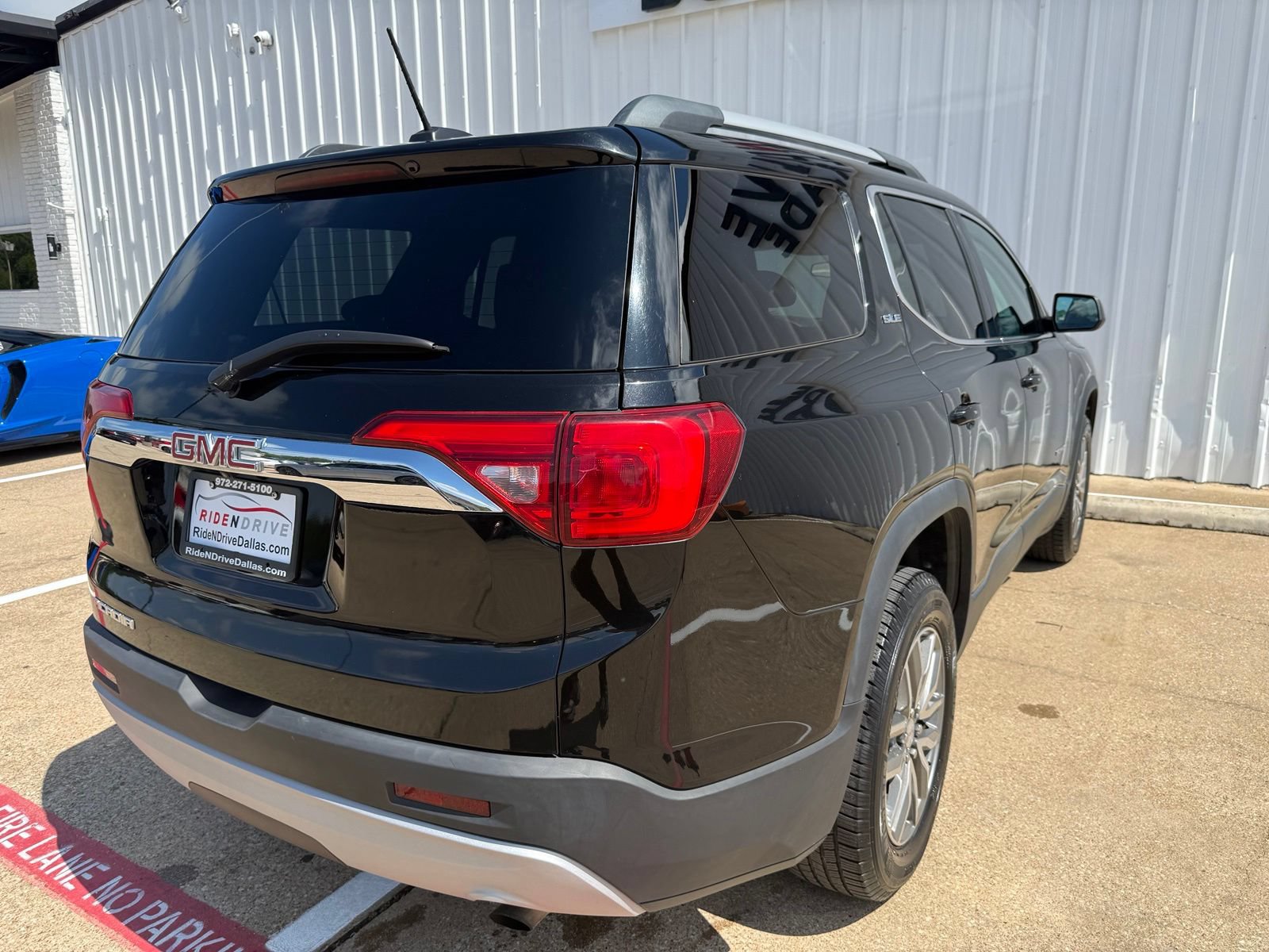 Used 2017 GMC Acadia SLE FWD image 6