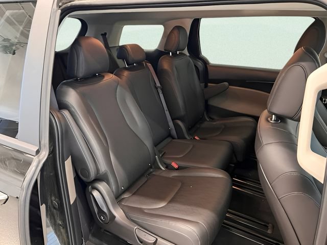 Used 2026 Kia Carnival FWD image 11