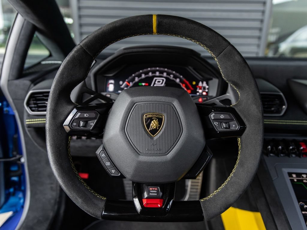 Used 2022 Lamborghini Huracan STO RWD image 19
