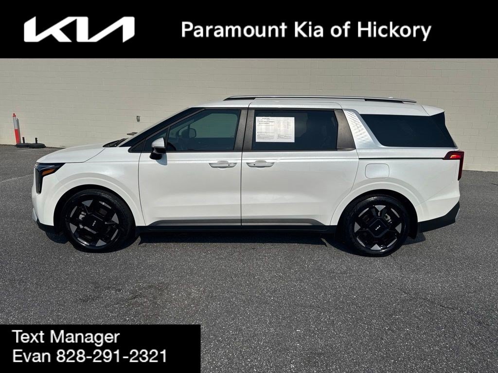 Used 2025 Kia Carnival EX FWD image 4