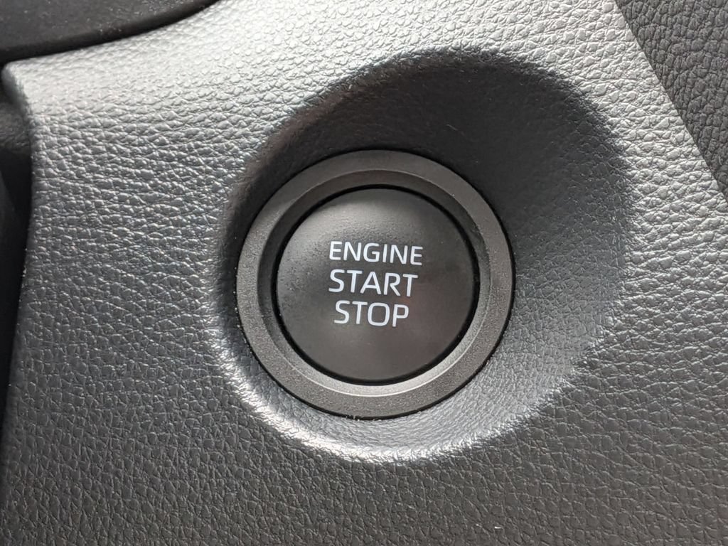 Used 2026 Toyota Corolla Cross XLE FWD image 26