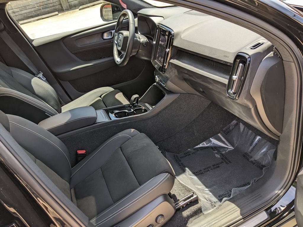 Certified 2023 Volvo C40 P8 Recharge Ultimate AWD/4WD image 22