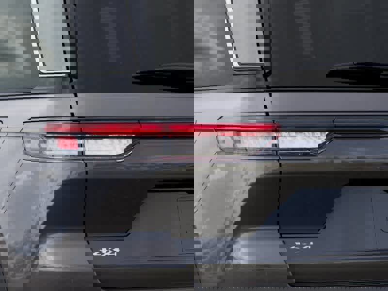 New 2025 Jeep Grand Cherokee Laredo X image 9