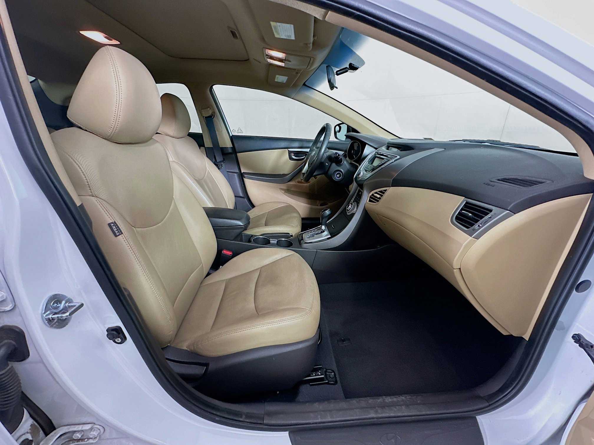 Used 2011 Hyundai Elantra Limited FWD image 28
