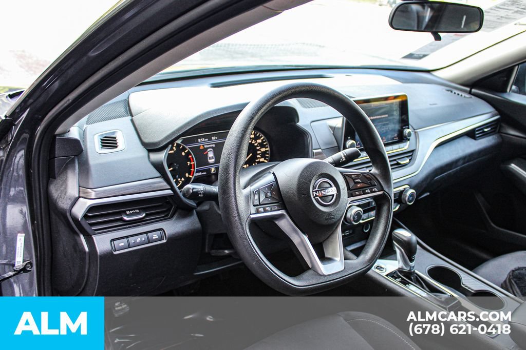 Used 2025 Nissan Altima 2.5 SV FWD image 32