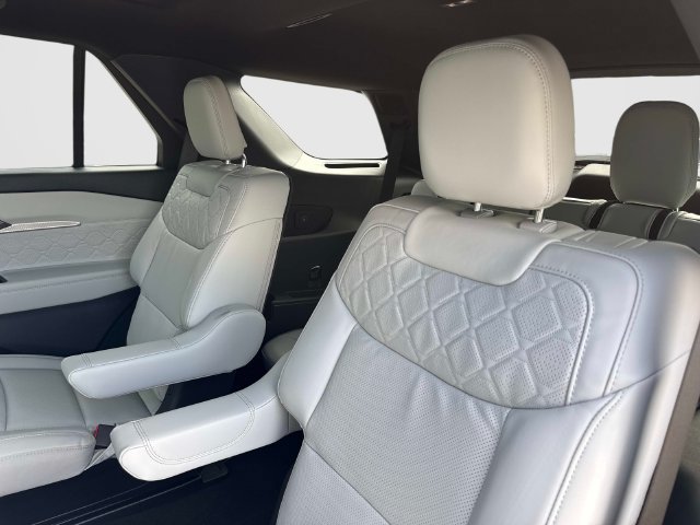 New 2027 Ford Explorer Platinum w/ 3.0L Ultimate Package RWD image 15