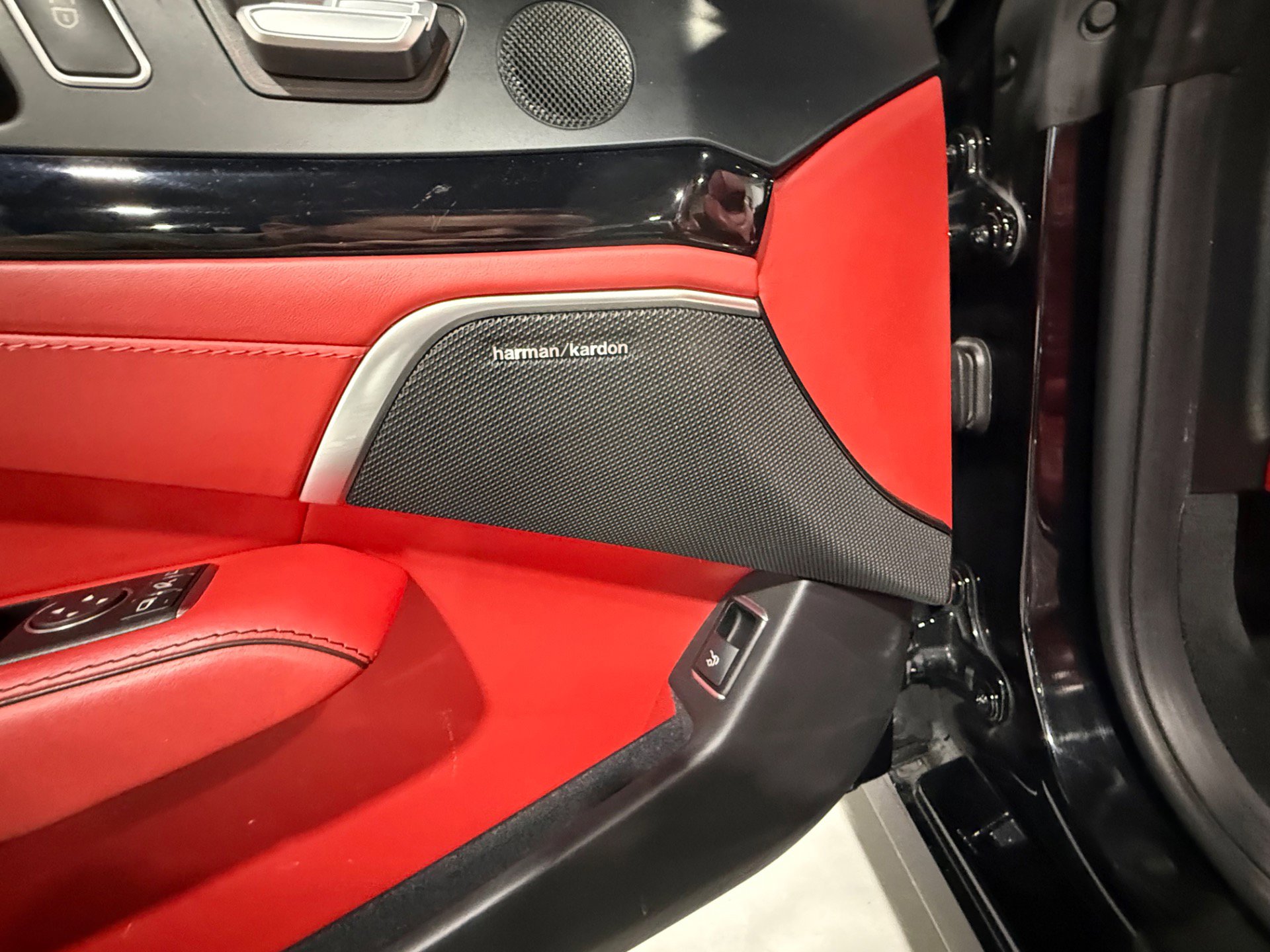 Used 2016 Mercedes-Benz SL 550 image 28
