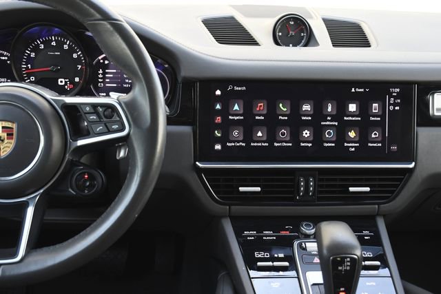 Used 2022 Porsche Cayenne Platinum Edition image 12