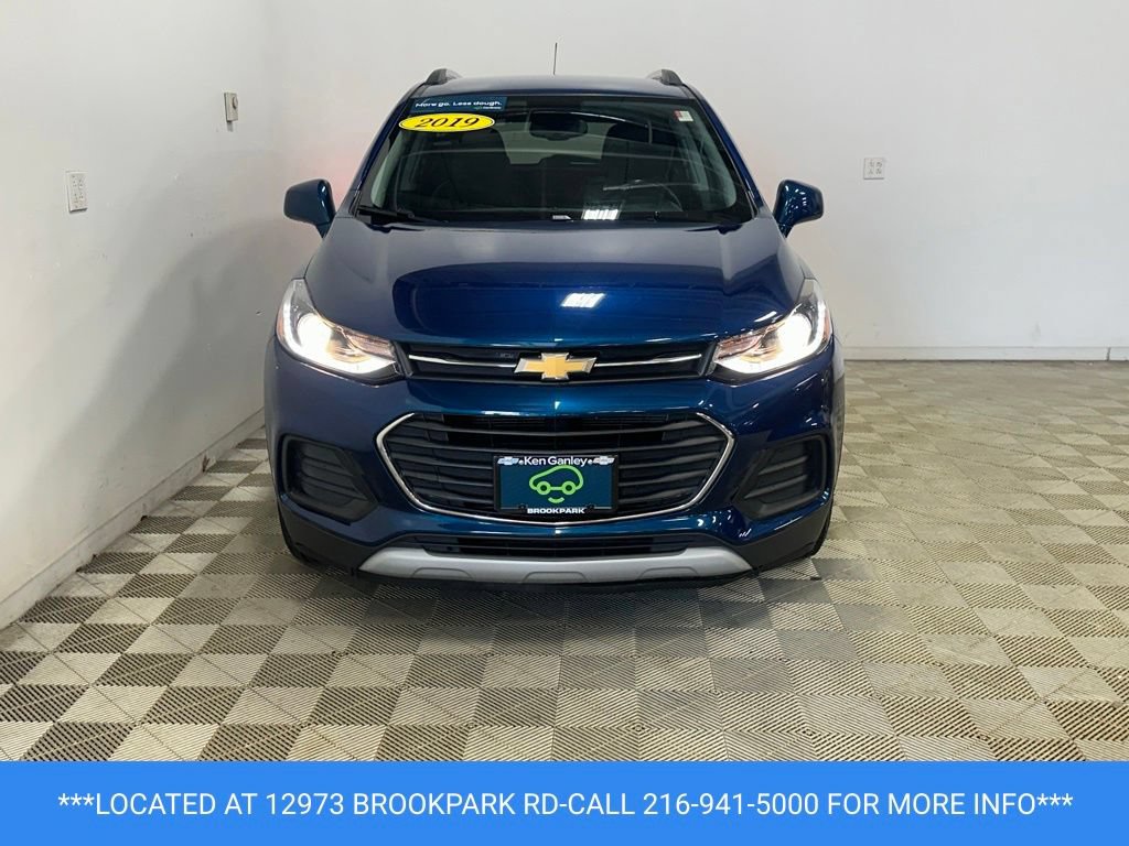 Certified 2019 Chevrolet Trax LT w/ LT Convenience Package FWD image 2