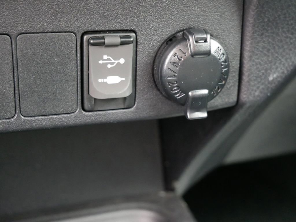 Used 2017 Toyota RAV4 XLE w/ Plus Special Value Package AWD/4WD image 21