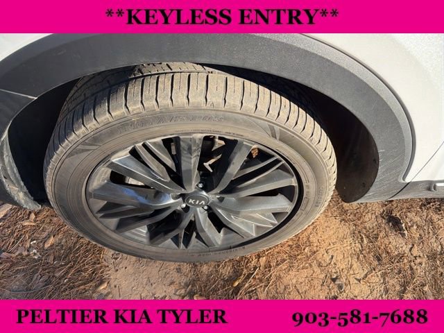 Used 2020 Kia Telluride SX w/ Towing Package image 5