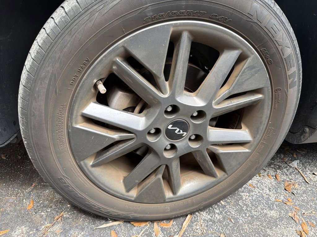 Certified 2022 Kia Soul EX FWD image 3