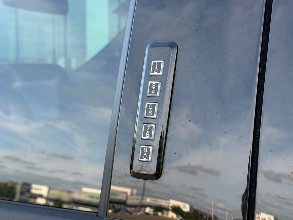 Used 2023 Ford F150 Raptor w/ Equipment Group 802A Raptor R AWD/4WD image 13