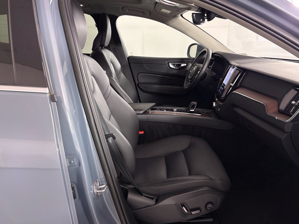 Used 2023 Volvo XC60 B5 Plus w/ Protection Package Premier FWD image 41