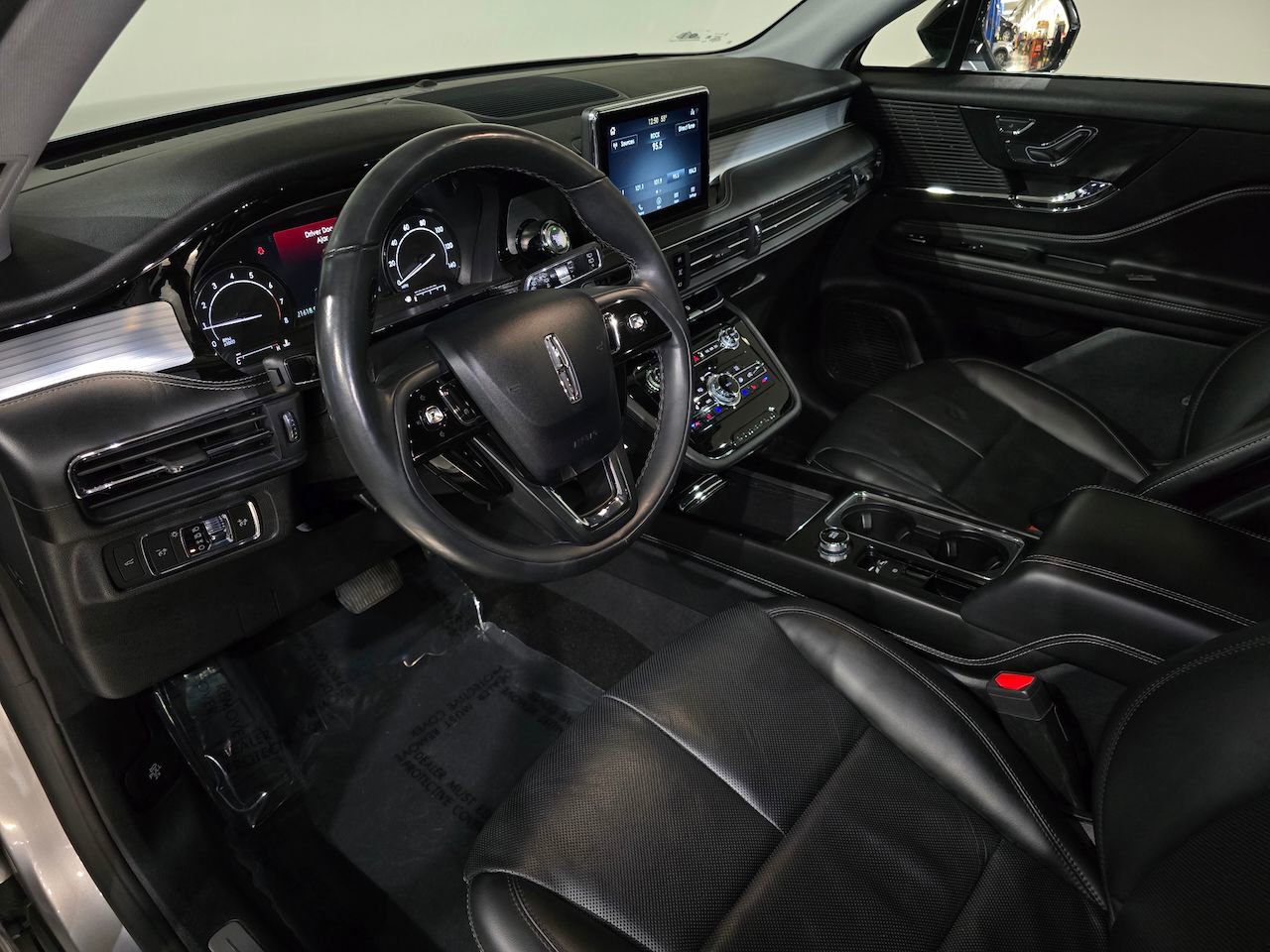 Used 2022 Lincoln Corsair AWD w/ Premium Package image 19