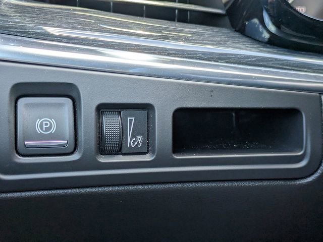 Used 2020 Cadillac XT5 Premium Luxury image 25