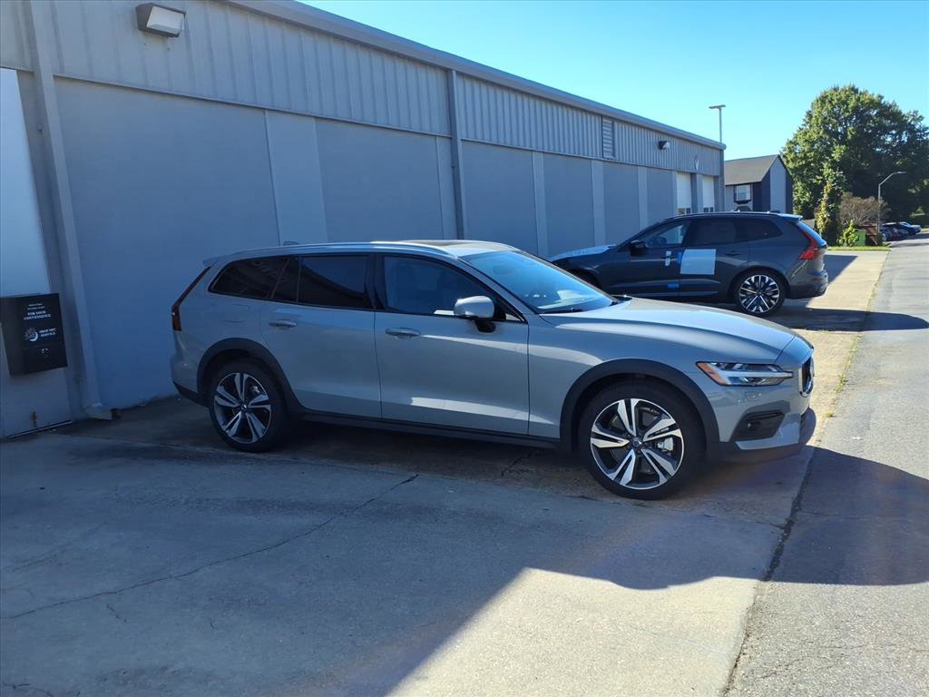 New 2025 Volvo V60 B5 Cross Country Plus w/ Protection Package Premier image 2