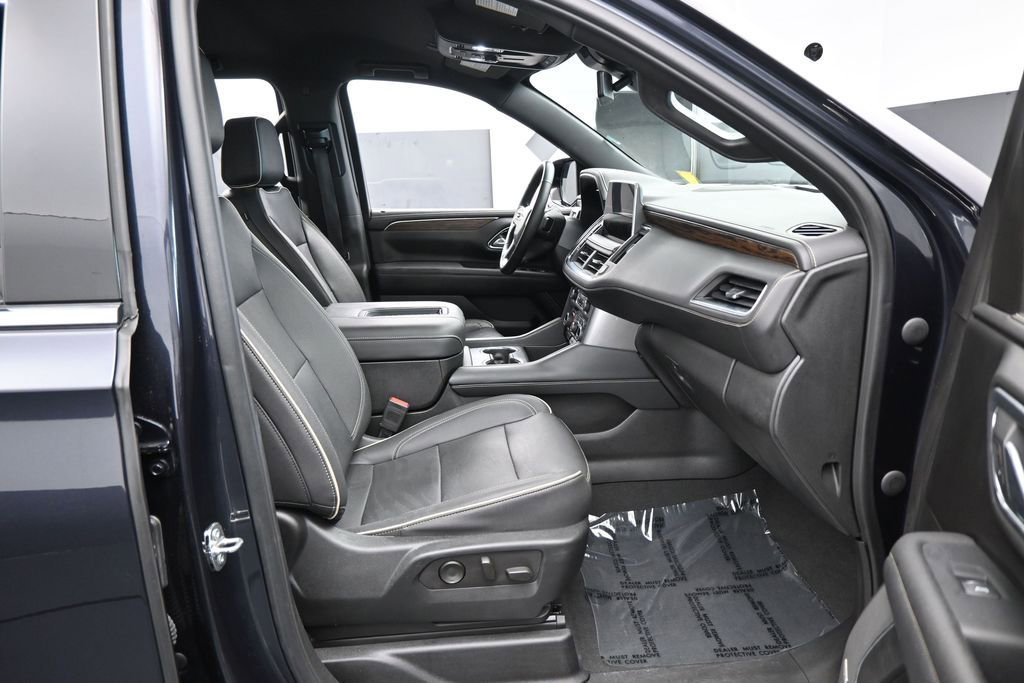 Used 2023 Chevrolet Suburban Premier AWD/4WD image 45