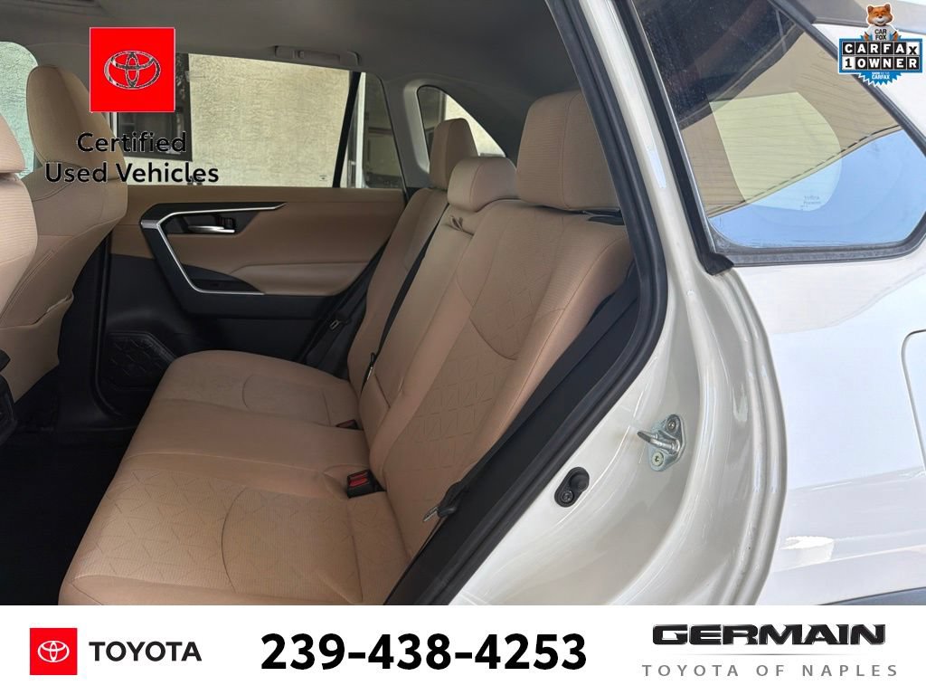 Used 2021 Toyota RAV4 XLE w/ Convenience Package FWD image 10