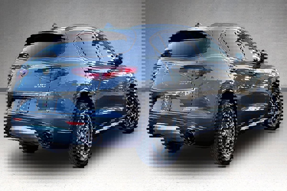 Used 2022 Alfa Romeo Stelvio Ti image 2