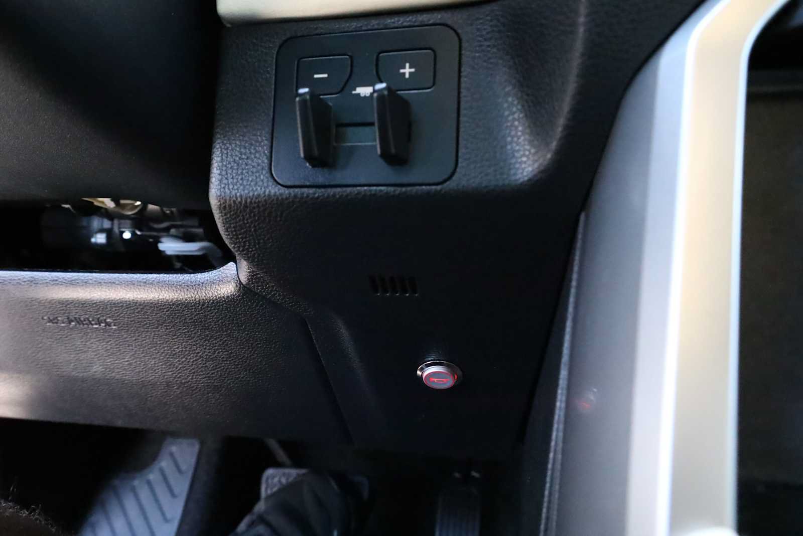 Used 2022 Toyota Tundra Capstone AWD/4WD image 29