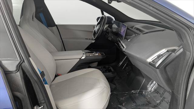 Used 2024 BMW iX xDrive50 w/ Luxury Package AWD/4WD image 22