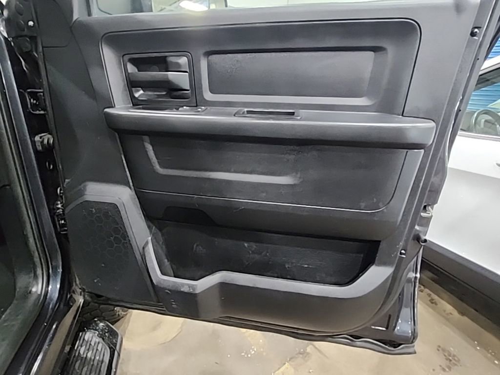 Used 2016 RAM 2500 Tradesman w/ Chrome Appearance Group AWD/4WD image 18