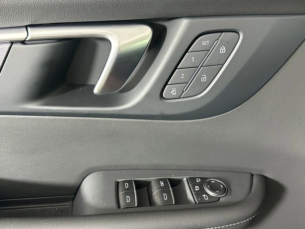 Used 2025 Buick Enclave Sport Touring w/ Power Package FWD image 24