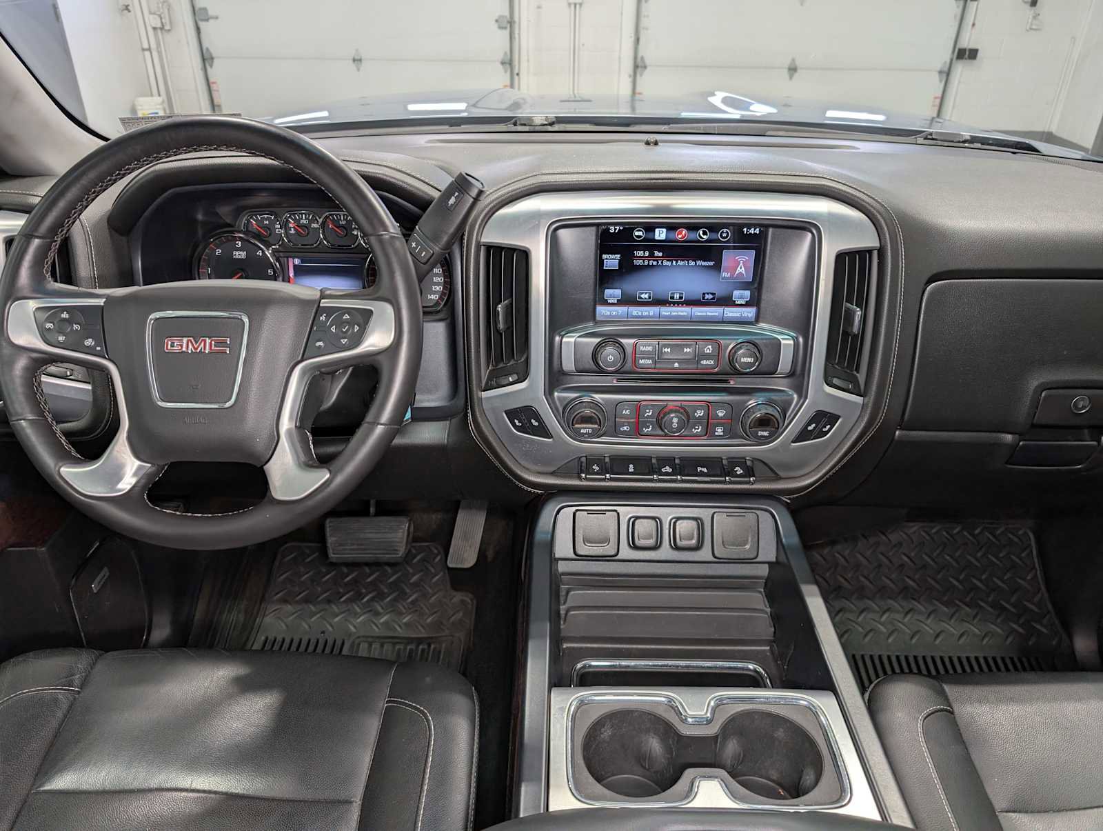 Used 2015 GMC Sierra 1500 SLT w/ SLT Preferred Package AWD/4WD image 18