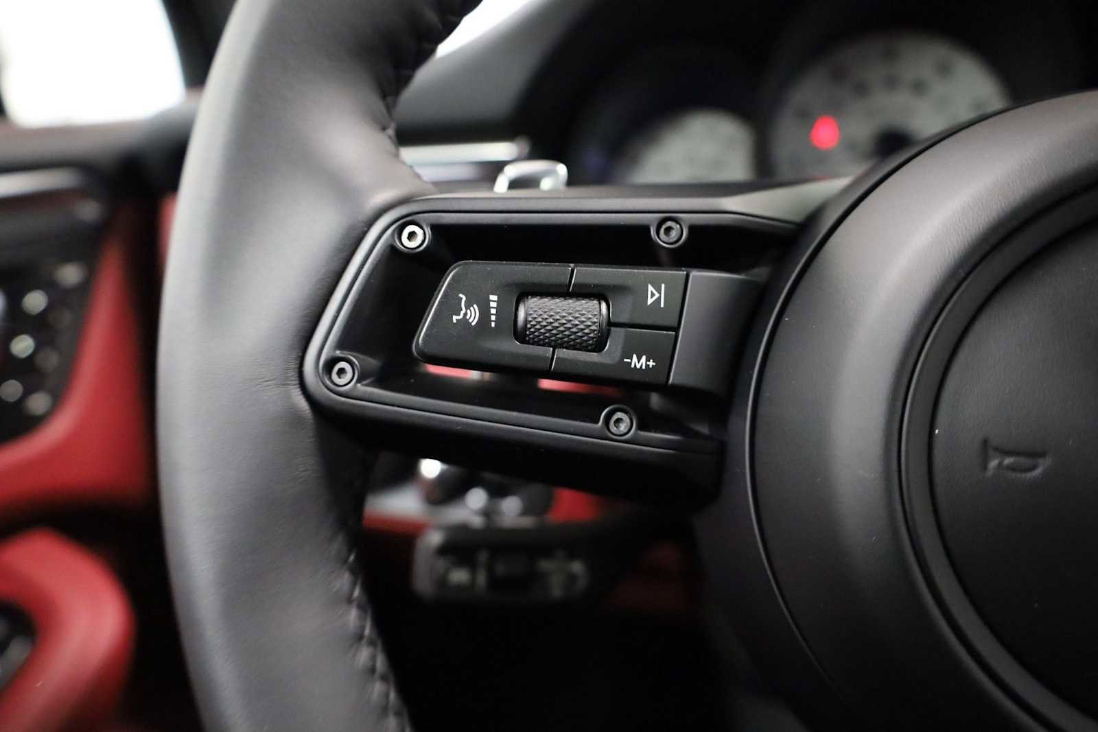 New 2026 Porsche Macan GTS image 27