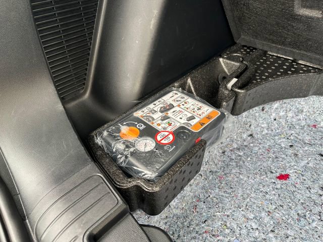 Used 2025 Ford Escape ST-Line image 14