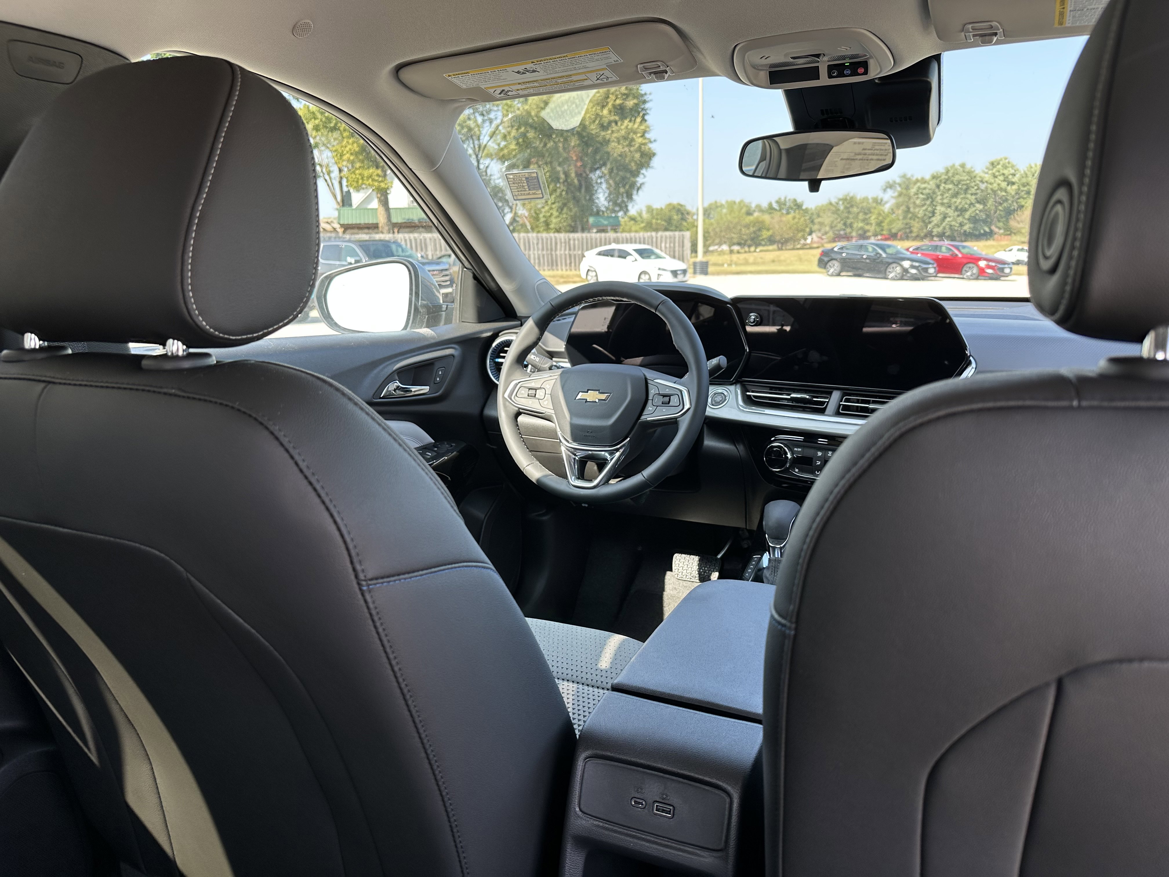 New 2025 Chevrolet Trax LT w/ Driver Confidence Package image 29