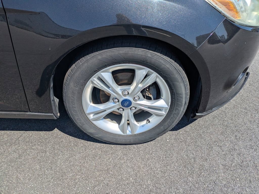 Used 2014 Ford Focus SE w/ SE Winter Package image 11