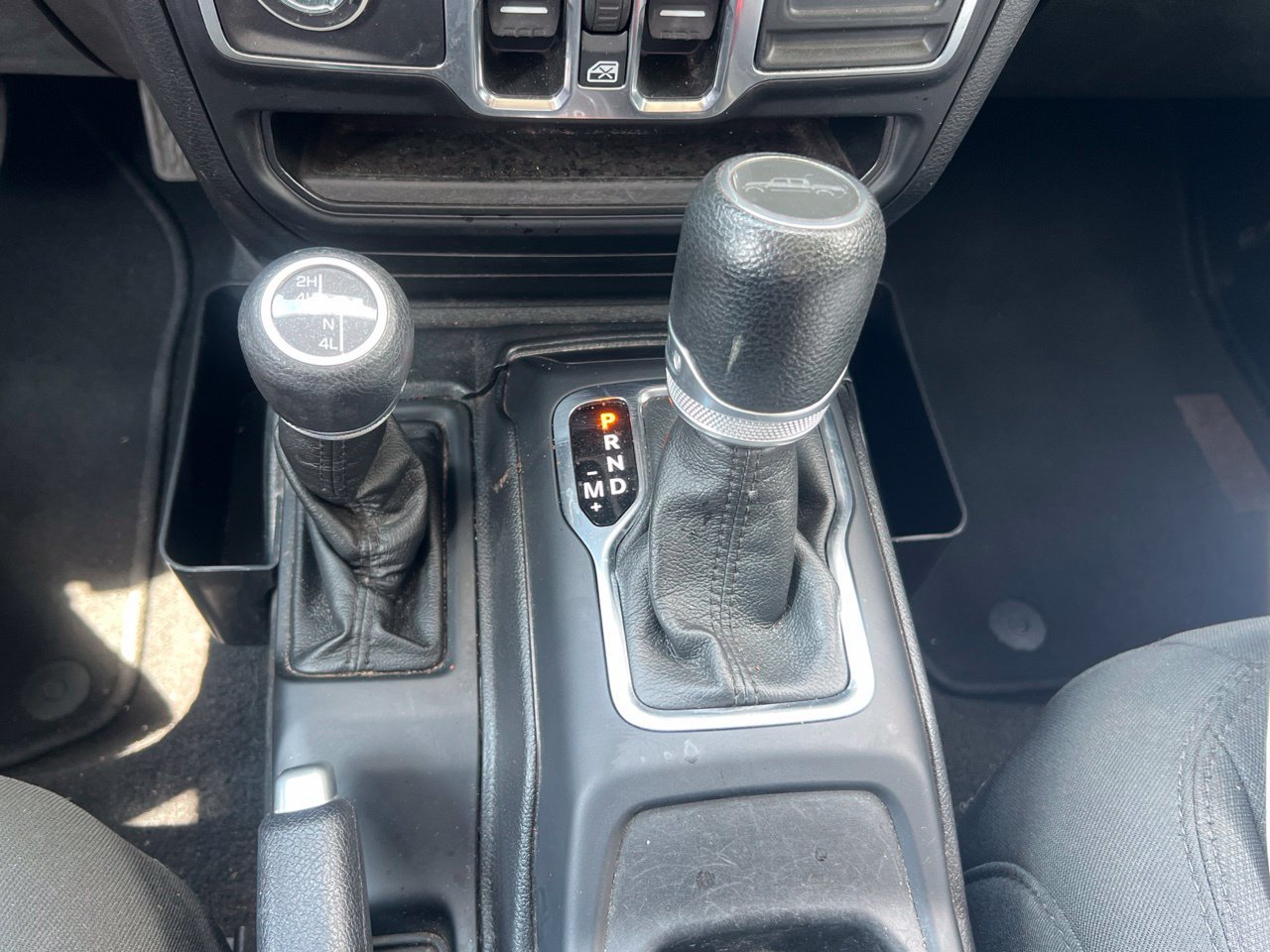 Used 2020 Jeep Gladiator Sport w/ Quick Order Package 24S AWD/4WD image 27