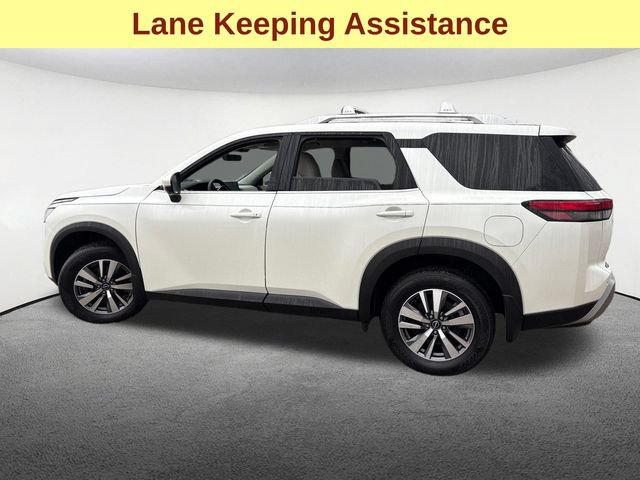Used 2024 Nissan Pathfinder SL AWD/4WD image 6