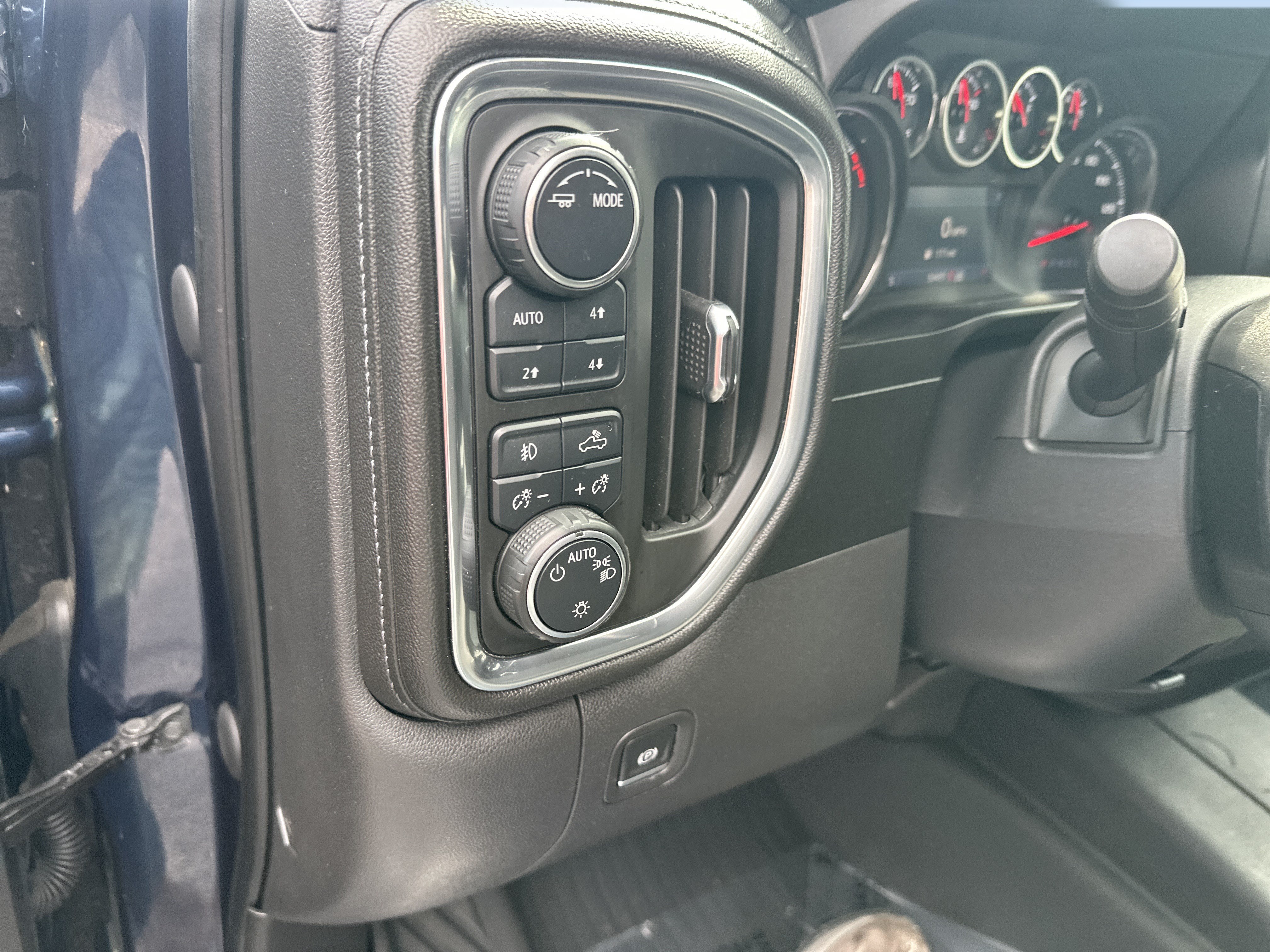 Certified 2020 Chevrolet Silverado 1500 RST AWD/4WD image 11