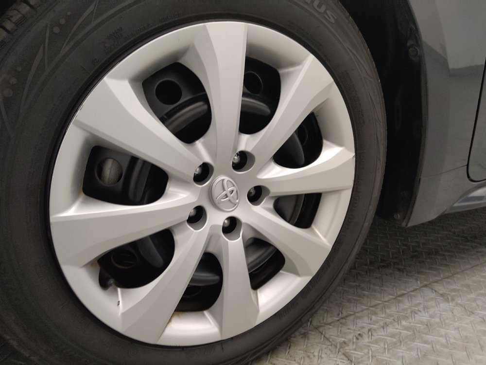 Used 2024 Toyota Corolla LE FWD image 31