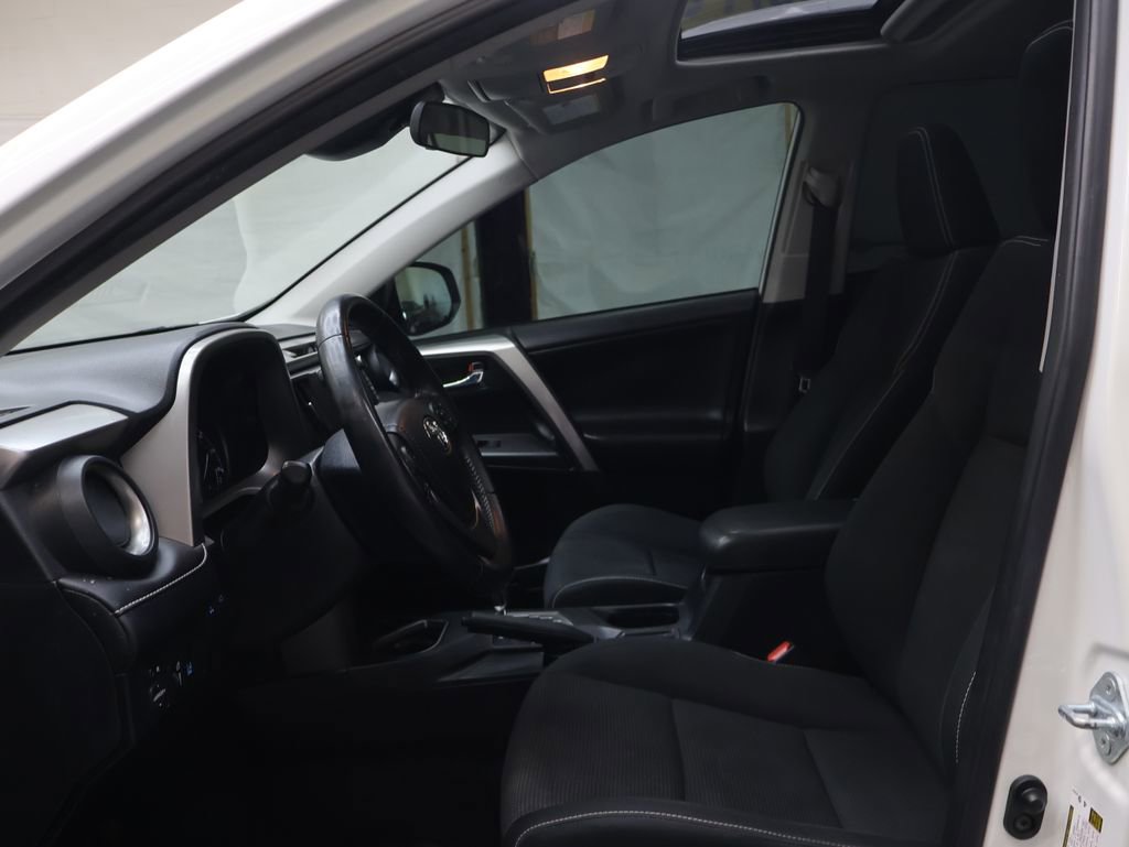 Used 2017 Toyota RAV4 XLE AWD/4WD image 16