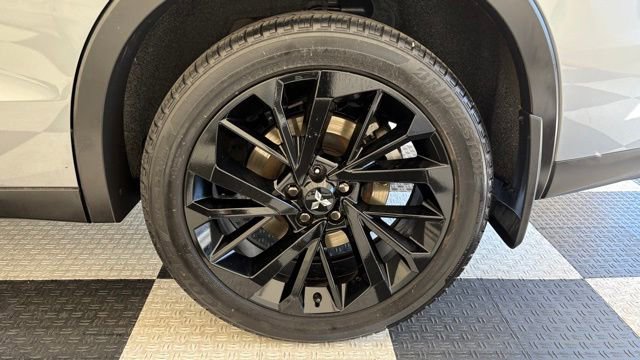 Used 2023 Mitsubishi Outlander SE AWD/4WD image 14