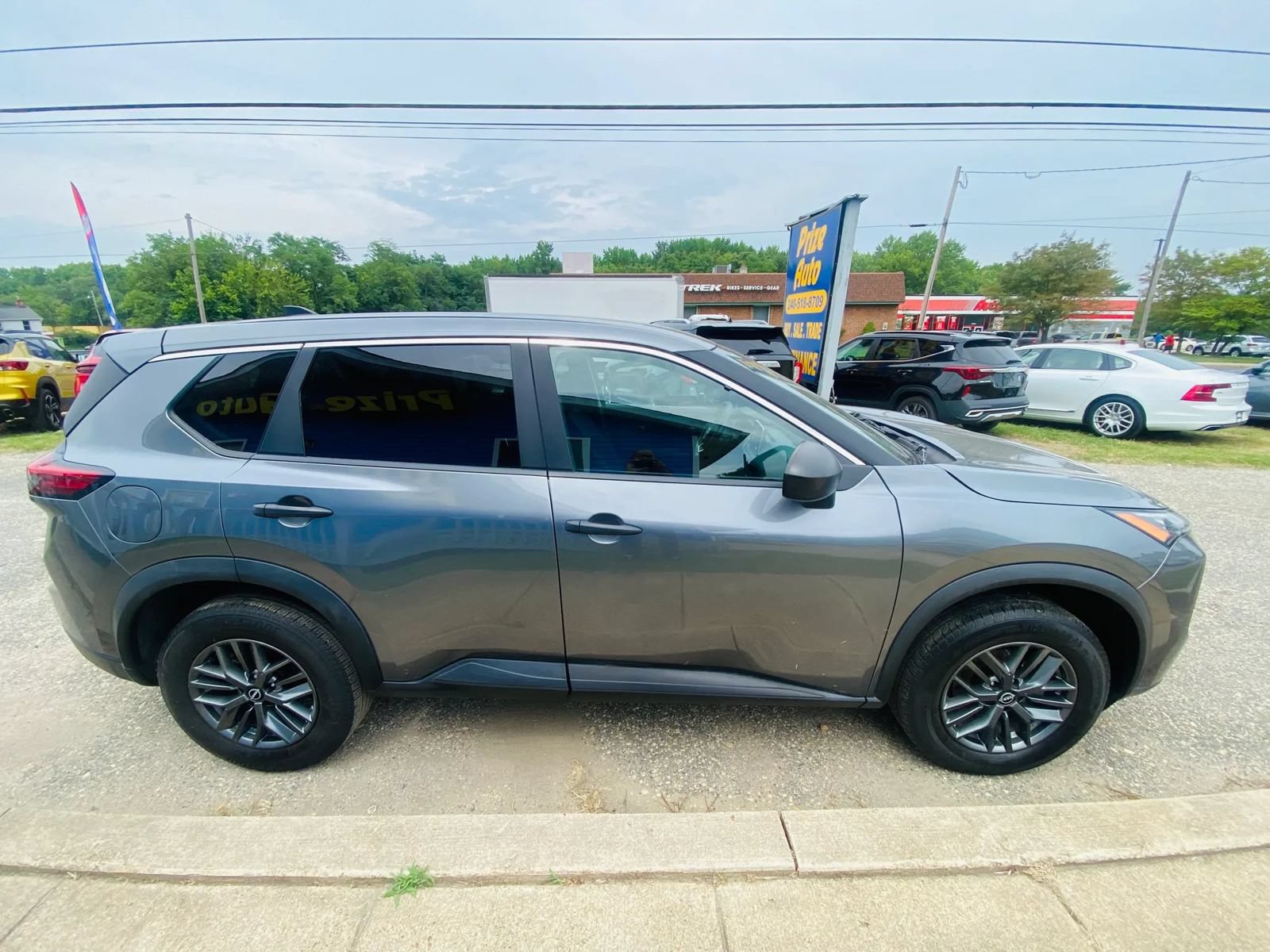 Used 2024 Nissan Rogue S FWD image 6