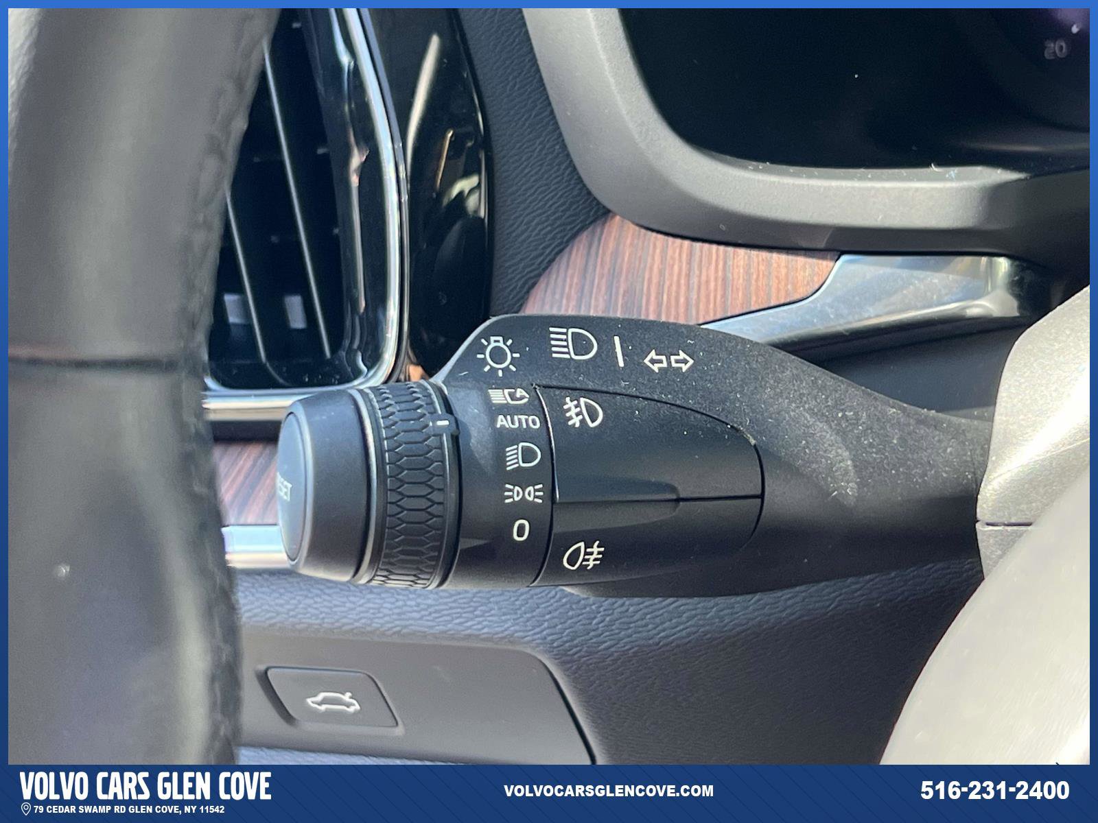 Used 2023 Volvo S60 B5 Plus w/ Climate Package image 23