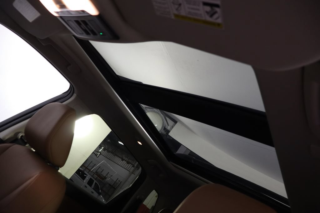 Used 2025 Nissan Rogue Platinum FWD image 24
