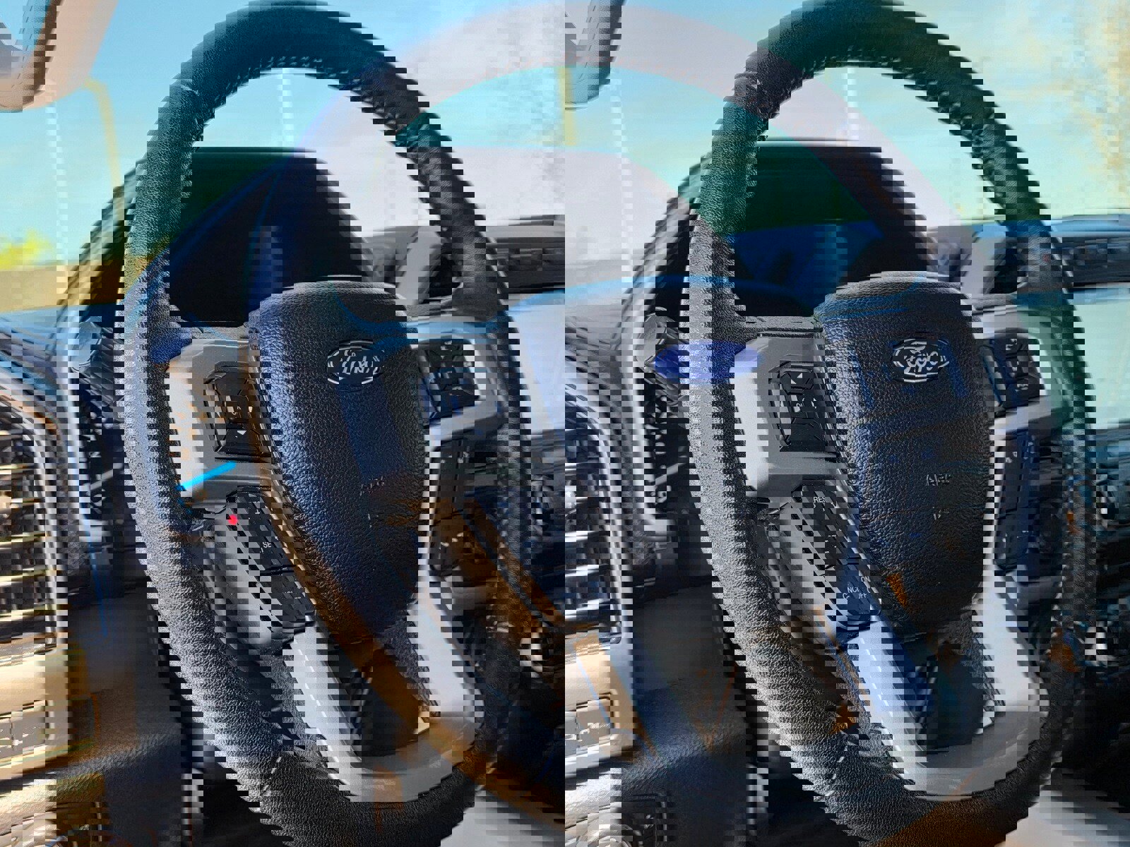 Used 2018 Ford F150 Lariat w/ Equipment Group 502A Luxury image 21