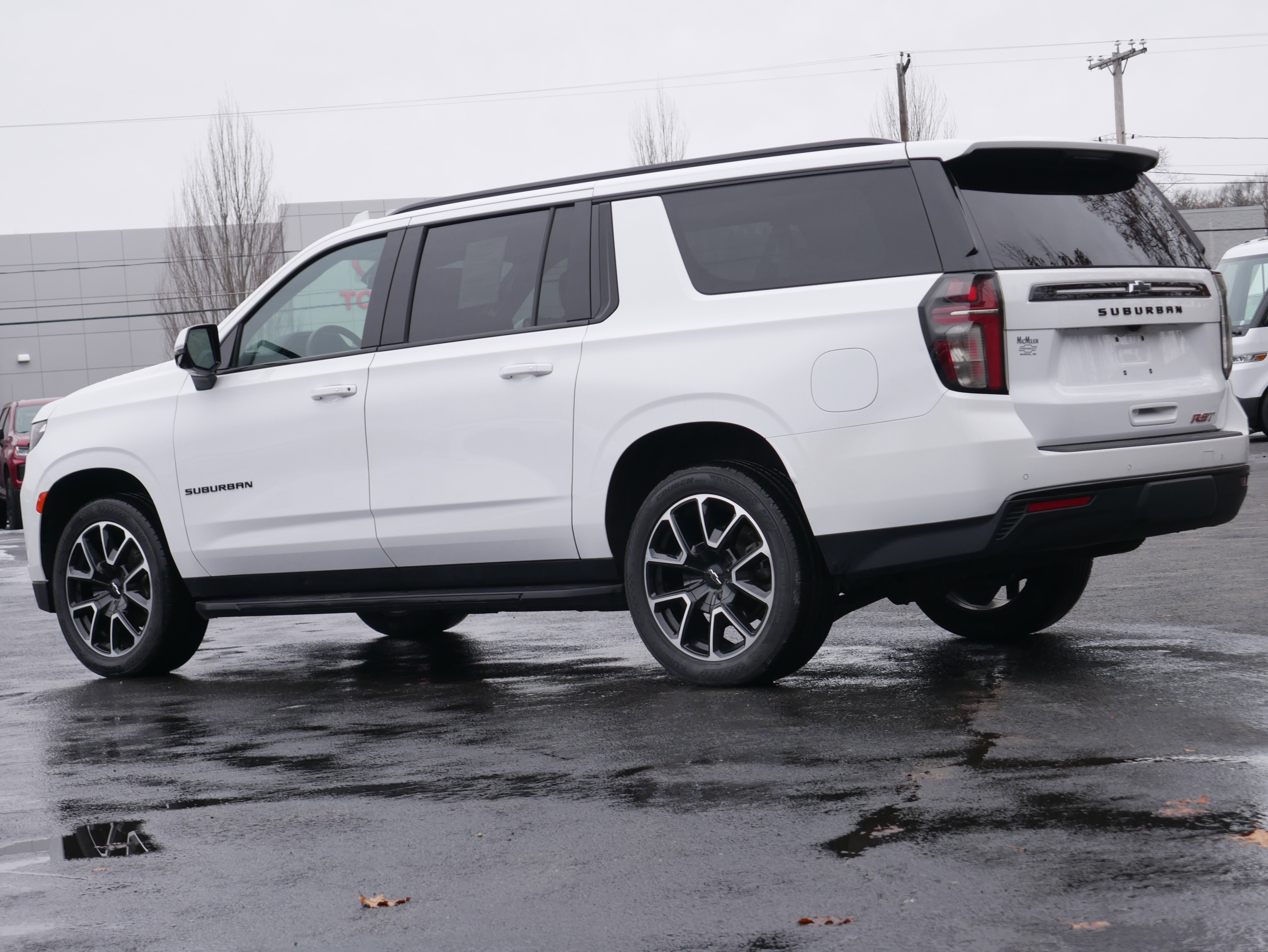 Certified 2023 Chevrolet Suburban RST w/ Luxury Package image 4