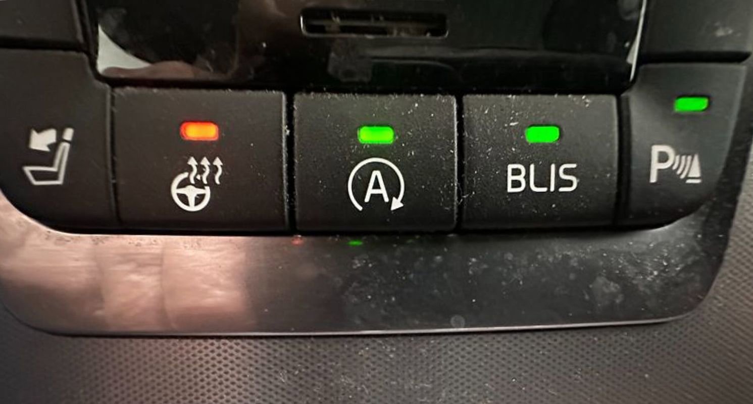 Used 2018 Volvo S60 T5 Dynamic w/ Vision Package image 24