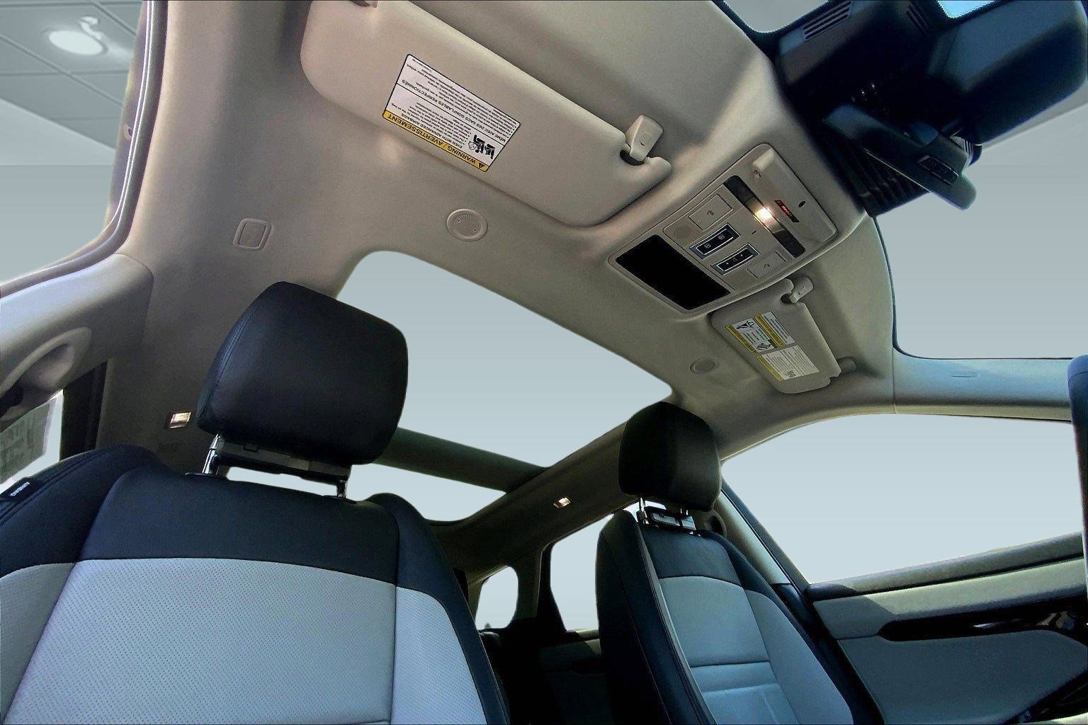 Used 2024 Land Rover Range Rover Evoque Dynamic SE image 15