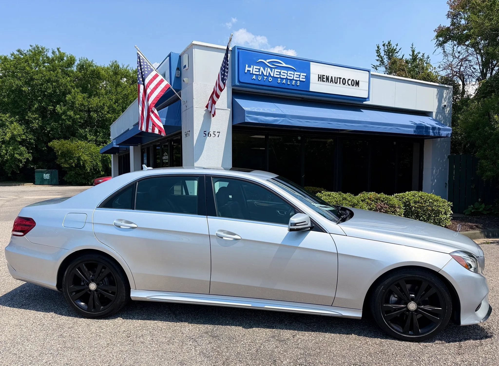 Used 2015 Mercedes-Benz E 350 4MATIC Sedan w/ Premium 1 Package image 11