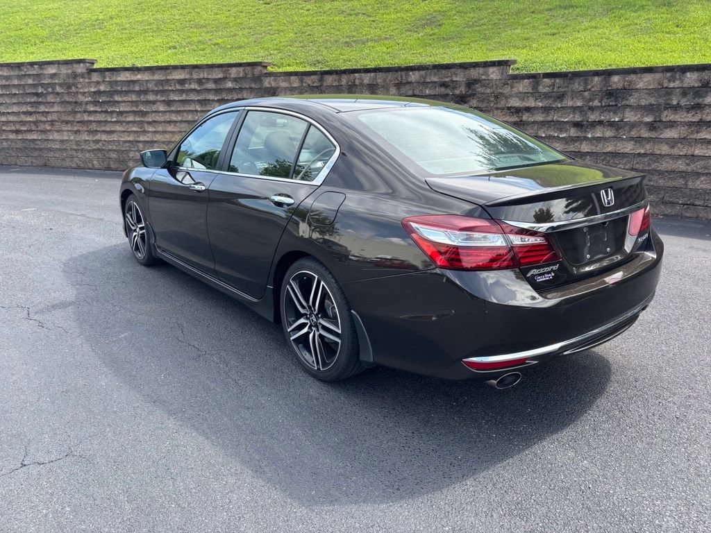 Used 2016 Honda Accord Sport image 5
